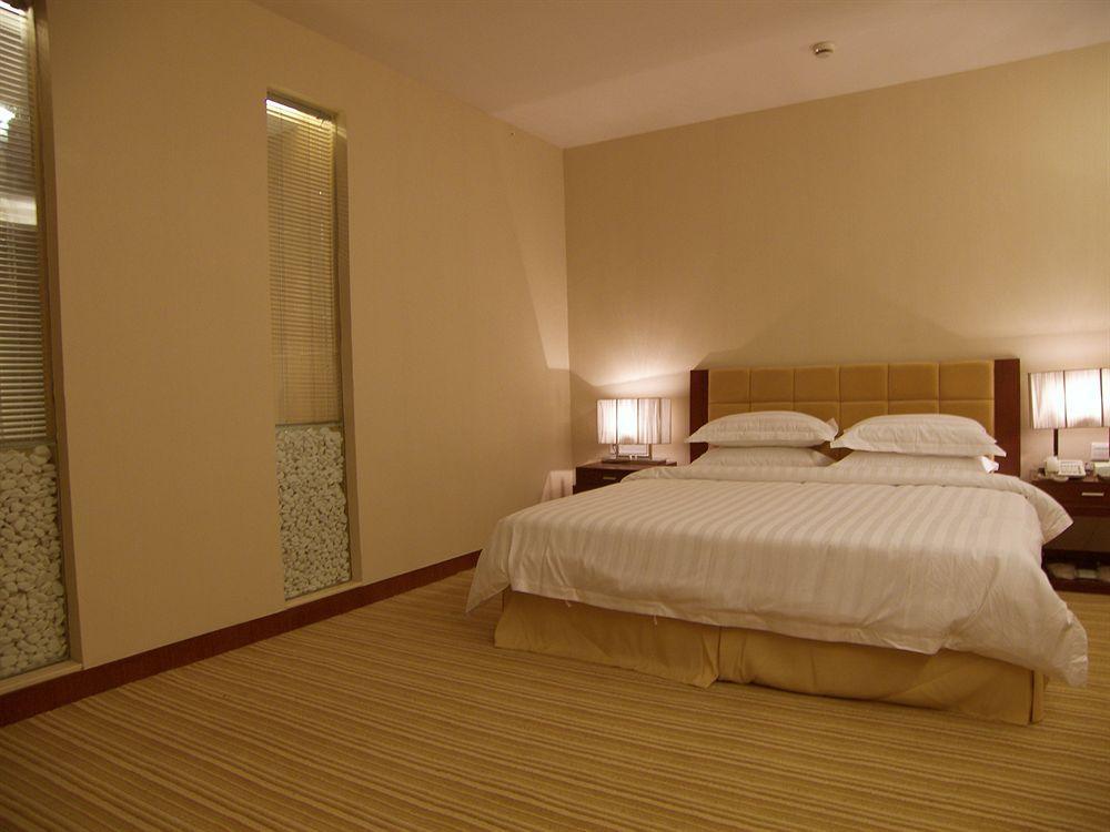 Long Zhou Grand Hotel Guangzhou Exterior foto