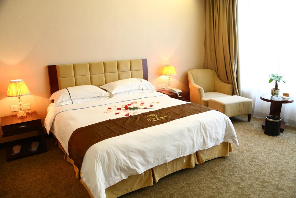 Long Zhou Grand Hotel Guangzhou Cameră foto